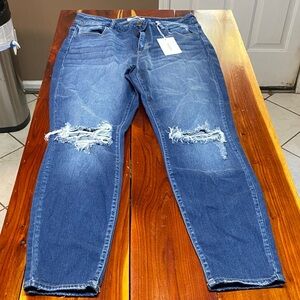 Cello Women’s Distressed Denim Jeans NWT BD2